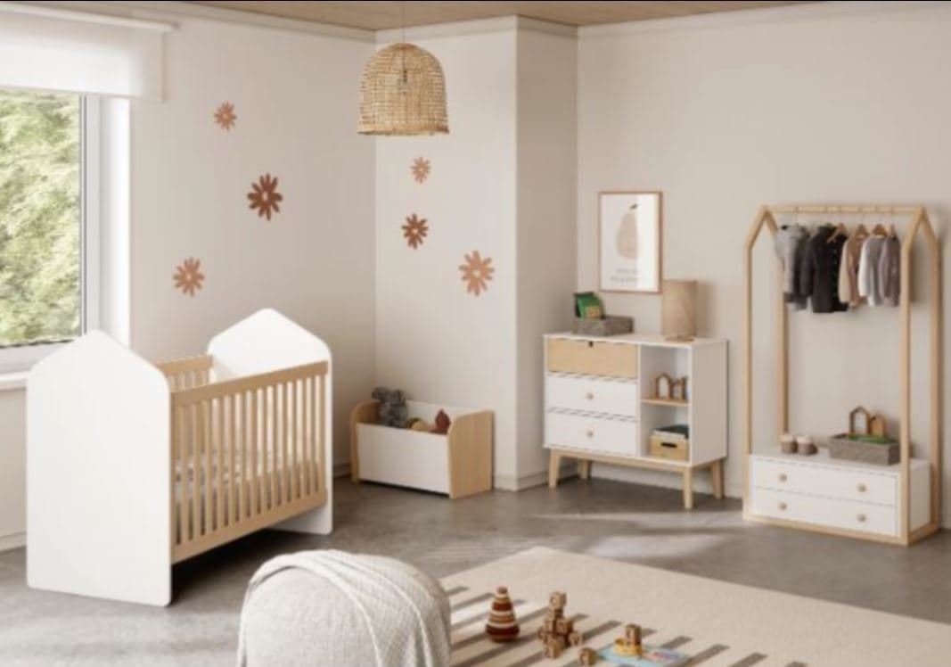 Dormitorio de bebé en blanco y madera - Imagen 1